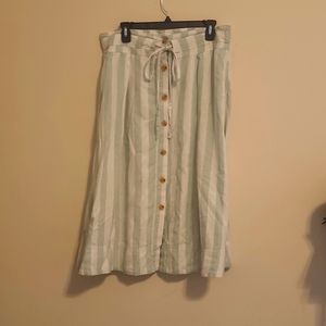 Striped white and green skirt- has pockets!